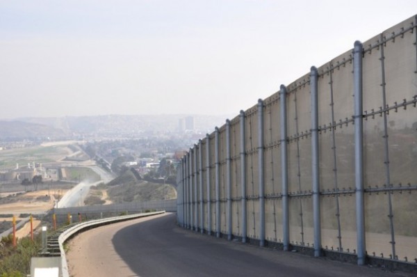 border-fence-WNV-615x408